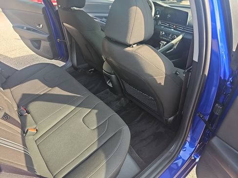Certified 2025 Hyundai Elantra SEL FWD image 11