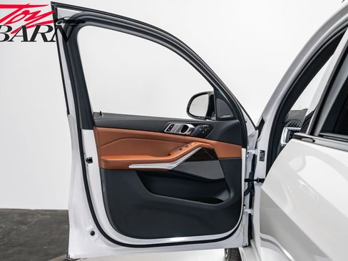 Used 2024 BMW X7 M60i w/ Executive Package image 20