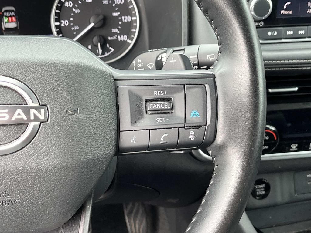 Used 2025 Nissan Rogue SV AWD/4WD image 29