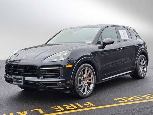 Used 2023 Porsche Cayenne GTS image 7