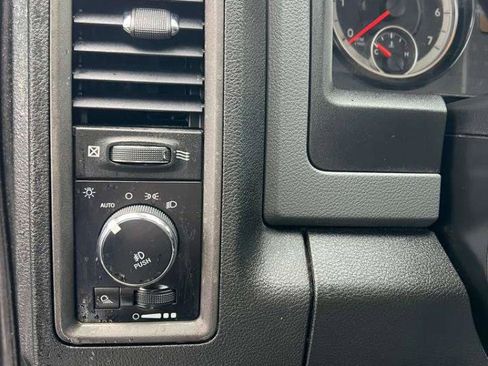 Used 2019 RAM 1500 Express image 30