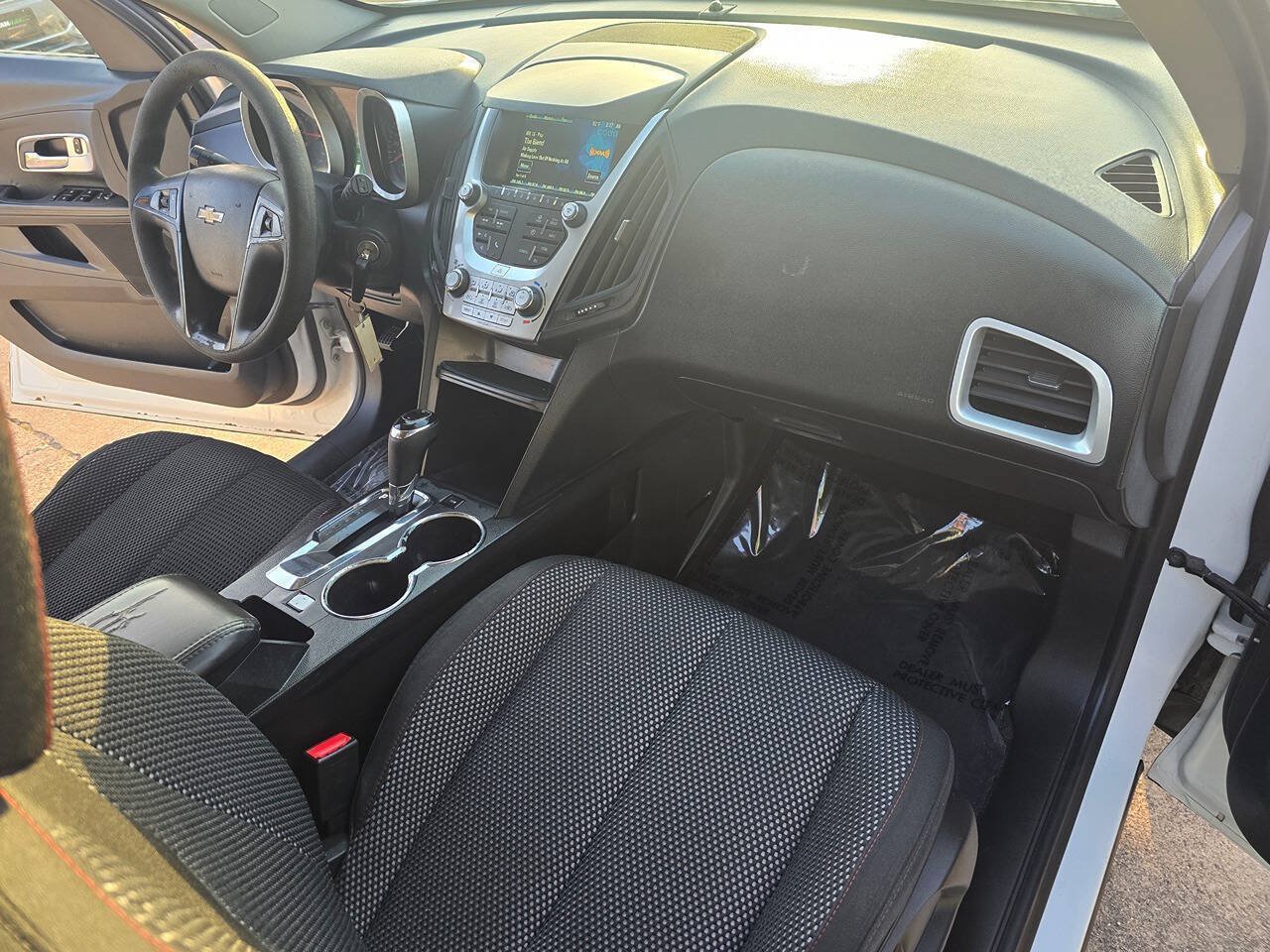 Used 2017 Chevrolet Equinox LS AWD/4WD image 27