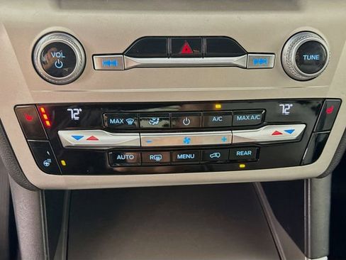 Used 2021 Ford Explorer XLT w/ Equipment Group 202A image 19