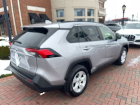 Used 2020 Toyota RAV4 LE image 10