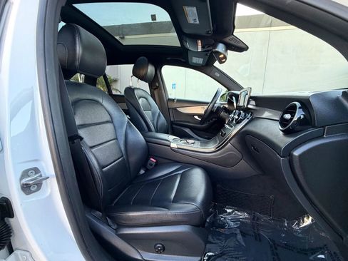 Used 2019 Mercedes-Benz GLC 300 w/ Premium Package image 10