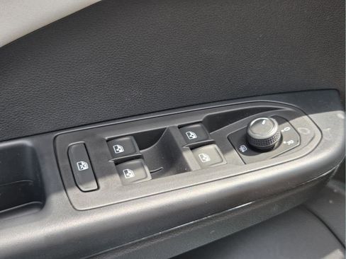 New 2026 Volkswagen Taos SE FWD image 20