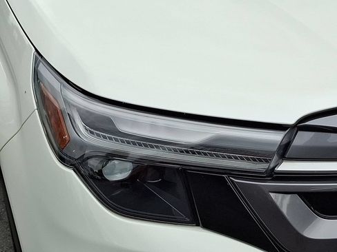 Used 2025 Subaru Forester Limited AWD/4WD image 9