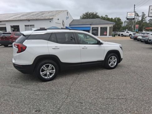 Certified 2023 GMC Terrain SLE w/ Driver Convenience Package image 11