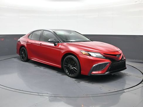 Used 2022 Toyota Camry XSE FWD image 1