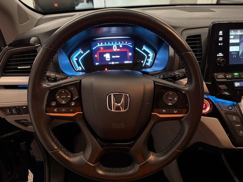 Used 2023 Honda Odyssey Touring image 7
