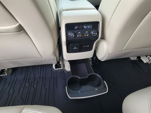 Used 2023 GMC Acadia Denali w/ Denali Ultimate Package AWD/4WD image 60