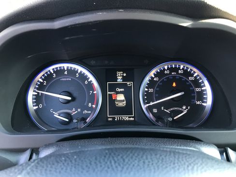 Used 2015 Toyota Highlander XLE image 16