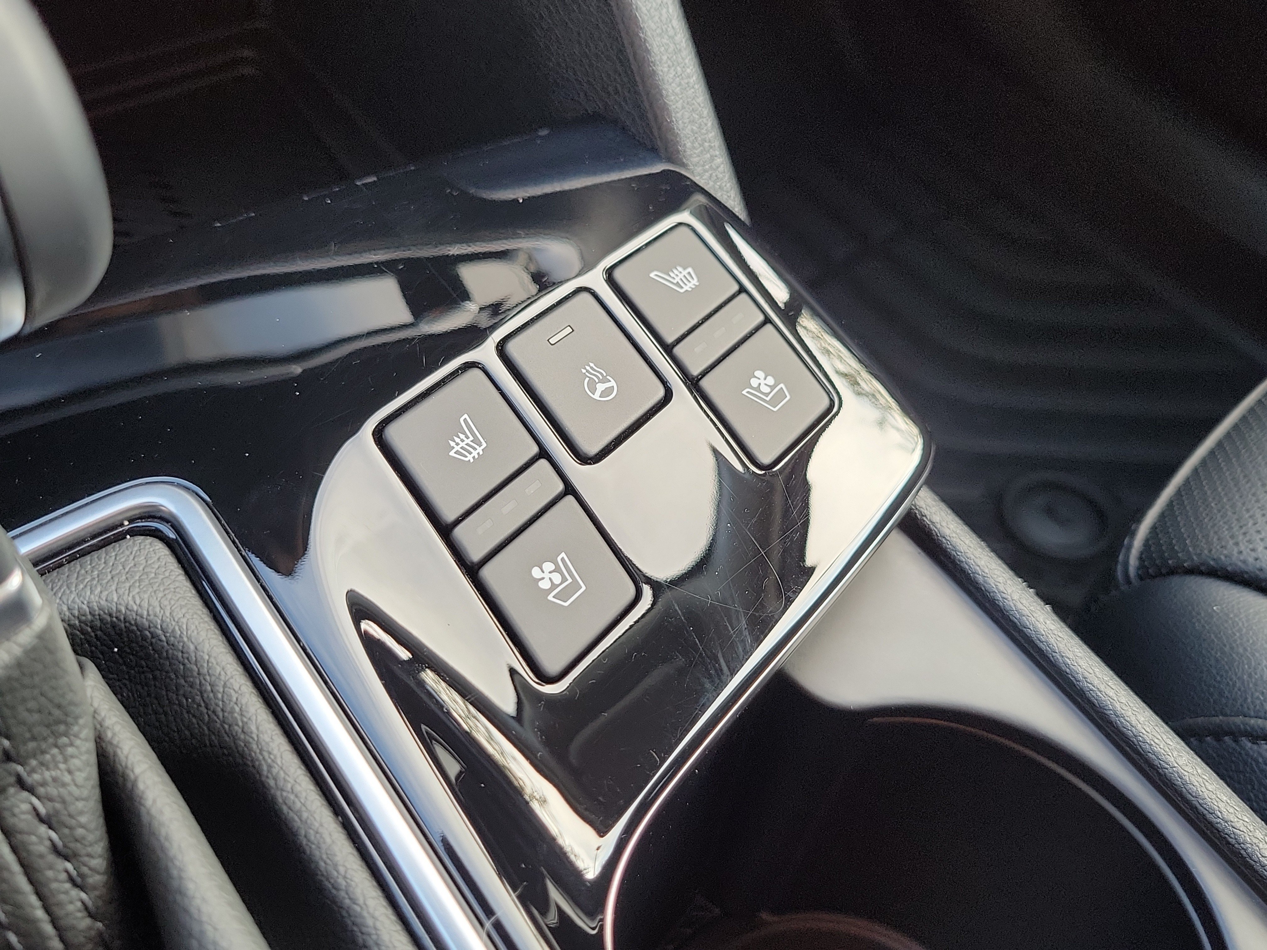 Certified 2025 Kia Sportage SX AWD/4WD image 39