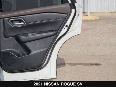 Used 2021 Nissan Rogue SV w/ Premium Package FWD image 30