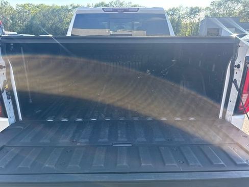 Used 2022 GMC Sierra 1500 Denali w/ Technology Package AWD/4WD image 9