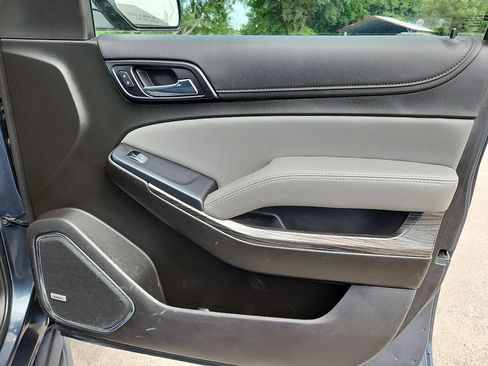 Used 2020 Chevrolet Suburban LT AWD/4WD image 12