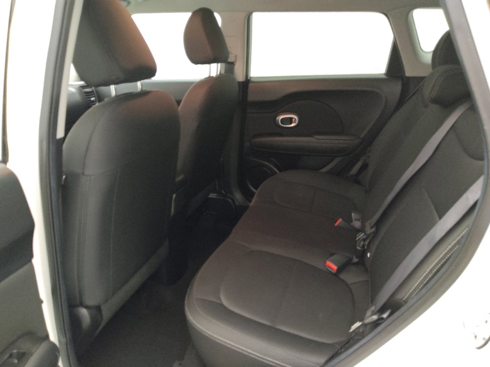 Used 2016 Kia Soul FWD image 18