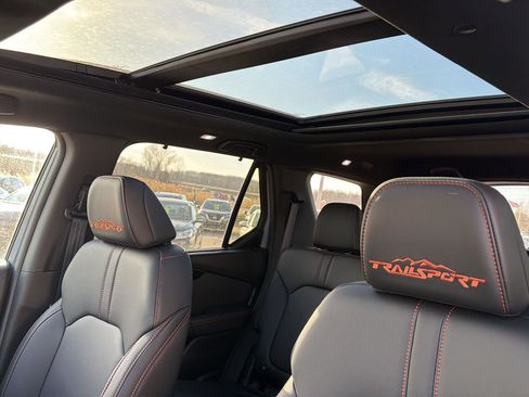 Used 2025 Honda Pilot TrailSport image 10