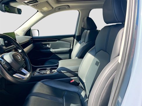 Used 2024 Honda Pilot Touring image 22