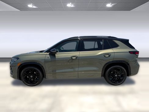 Certified 2026 Volkswagen Tiguan SE R-Line FWD image 2