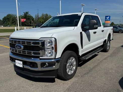 Certified 2024 Ford F250 XLT w/ 360-Degree Camera Package AWD/4WD image 33