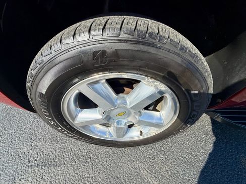 Used 2010 Chevrolet Suburban LTZ AWD/4WD image 25