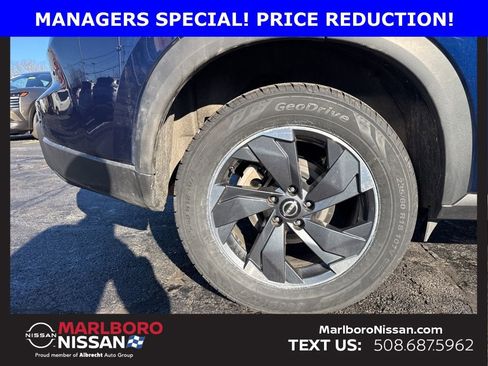 Certified 2024 Nissan Rogue SV image 12