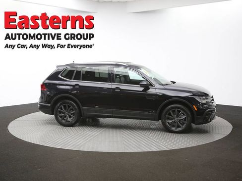 Used 2023 Volkswagen Tiguan SE image 45