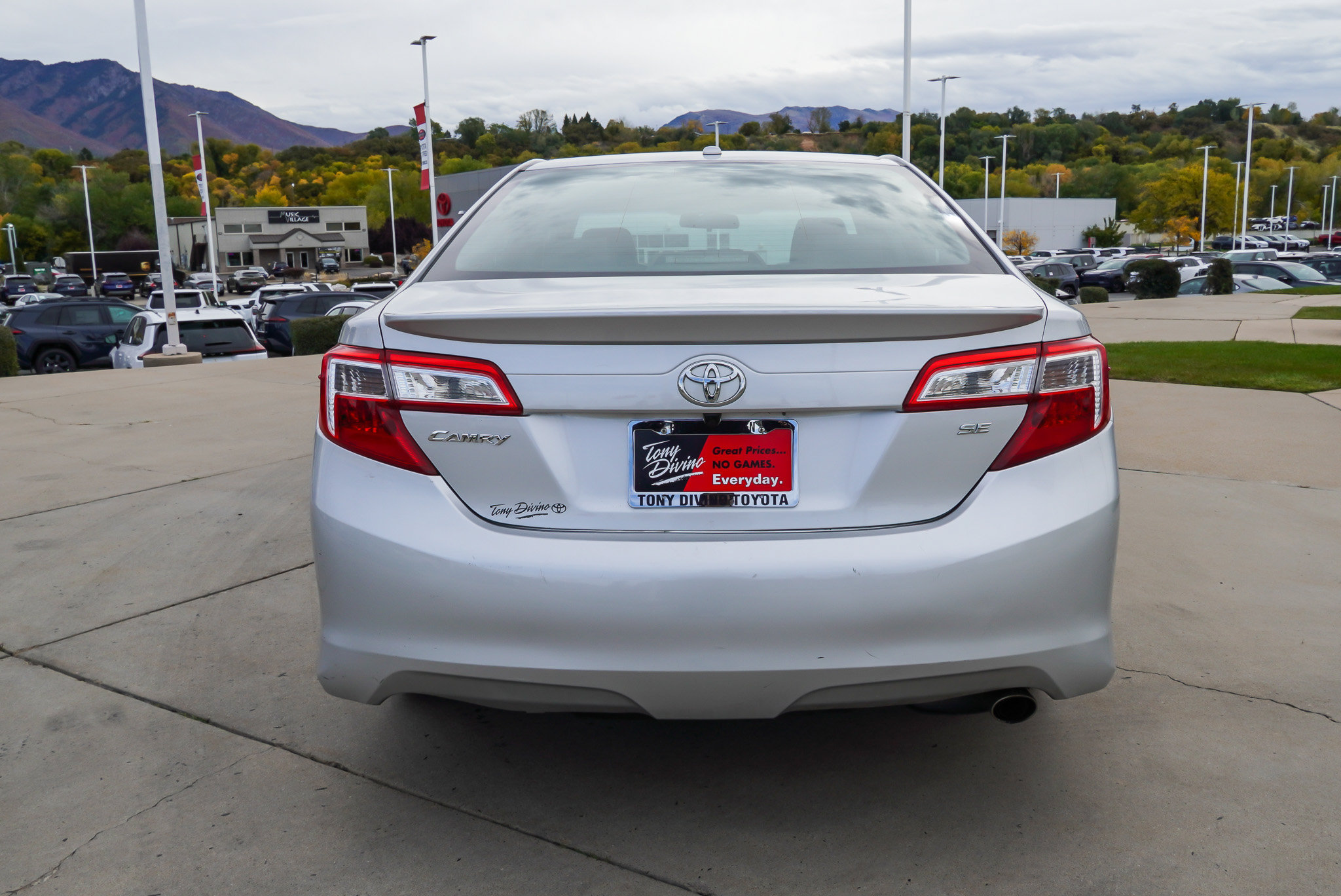 Used 2013 Toyota Camry SE FWD image 7