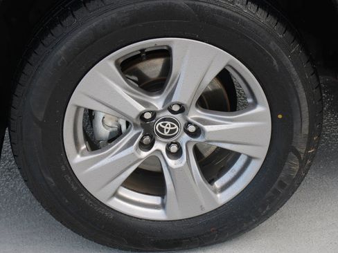 Certified 2025 Toyota RAV4 LE image 9