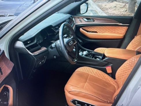 Used 2022 Jeep Grand Cherokee Summit w/ Advanced Protech Group IV AWD/4WD image 3