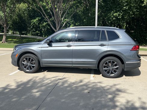Certified 2022 Volkswagen Tiguan SE FWD image 7