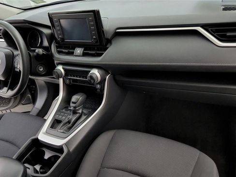 Certified 2019 Toyota RAV4 LE image 16