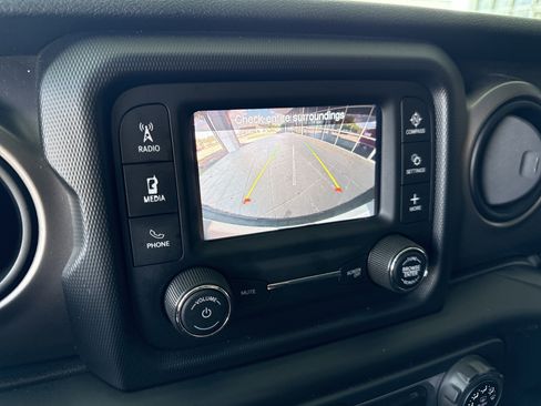 Used 2020 Jeep Wrangler Unlimited Sport S AWD/4WD image 25