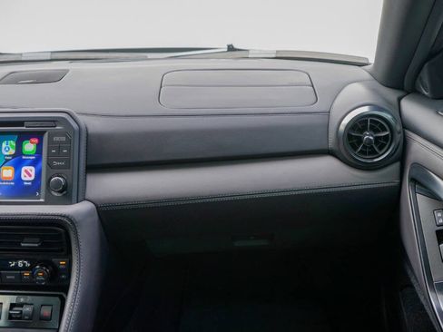 Used 2021 Nissan GT-R Premium image 39