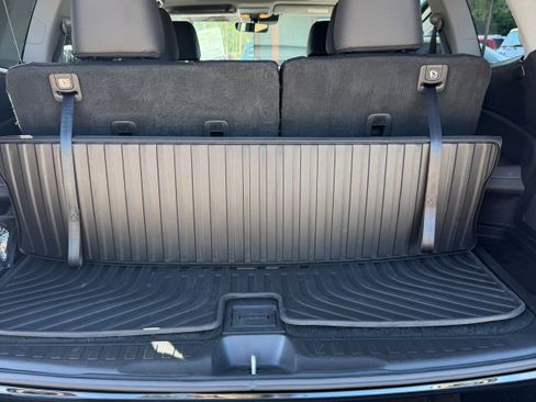 Used 2020 Honda Pilot Touring image 10