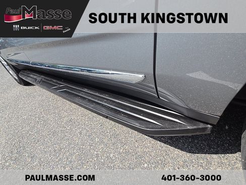 Used 2023 GMC Yukon XL SLT w/ SLT Premium Package AWD/4WD image 10