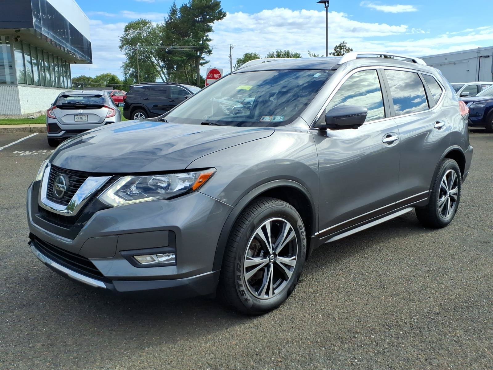 Used 2019 Nissan Rogue SV w/ Sun & Sound Touring Package AWD/4WD image 8