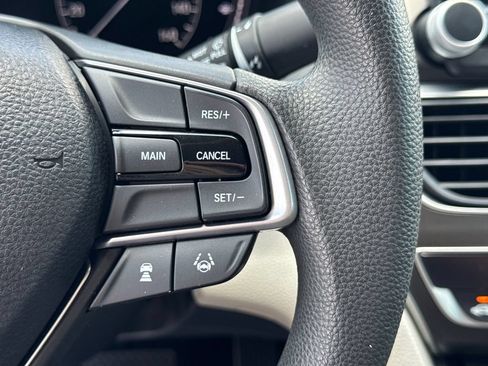 Used 2018 Honda Accord LX image 25