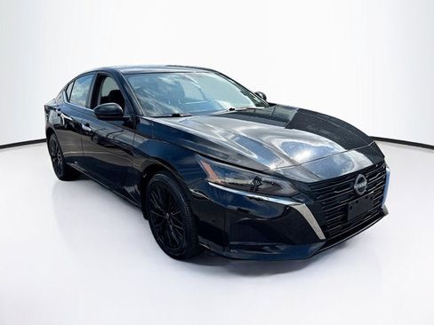 Used 2025 Nissan Altima 2.5 SV w/ SV Special Edition Package AWD/4WD image 3