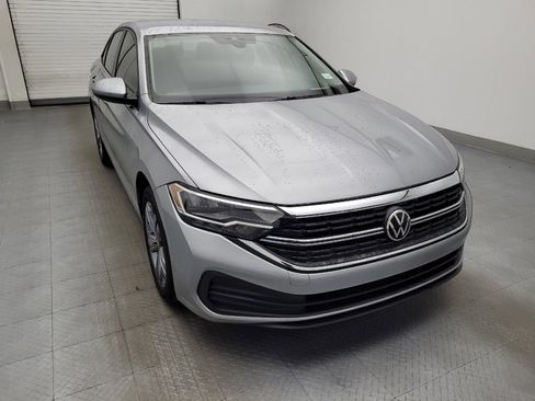 Used 2023 Volkswagen Jetta SE image 14