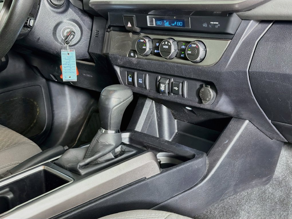 Used 2022 Toyota Tacoma SR5 w/ Technology Package RWD image 36