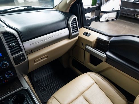 Used 2020 Ford F250 Lariat image 10