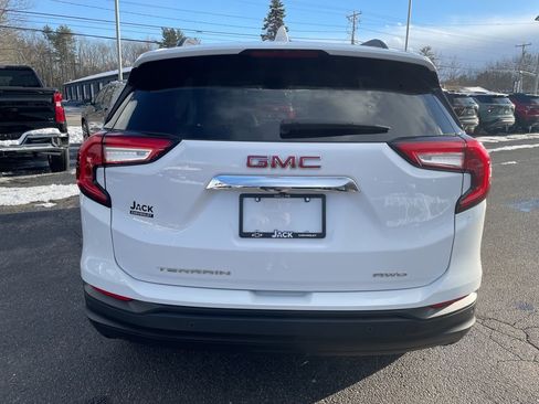Used 2022 GMC Terrain SLE w/ Driver Convenience Package image 6