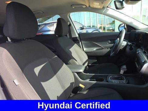 Certified 2025 Hyundai Kona SEL FWD image 9