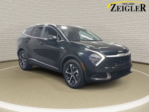 Used 2023 Kia Sportage EX AWD/4WD image 3