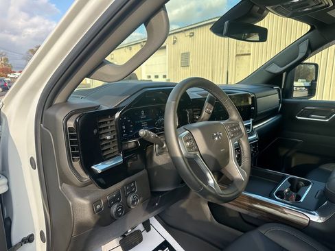 Used 2025 Chevrolet Silverado 2500 LT w/ Trail Boss Package image 22