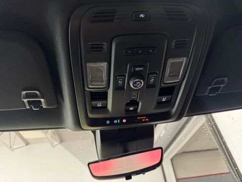 Used 2023 GMC Yukon Denali w/ Denali Reserve Package image 34