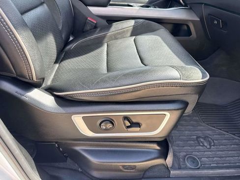 Used 2022 RAM 1500 Laramie w/ Sport Appearance Package image 17