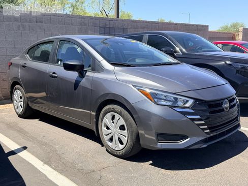 Used 2025 Nissan Versa S w/ Trunk Package FWD image 5